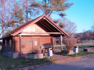 Blockhütte am Sportheim